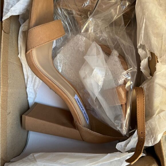 Steve Madden Women's TIAA Heeled Sandal, Camel Nubuck - Picture 4 of 4